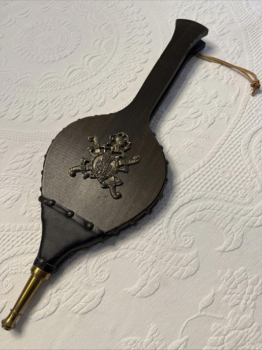 Vintage Fireplace Bellows Wood Brass Soft Leather Coat Of Arms Crest Seymour Mfg