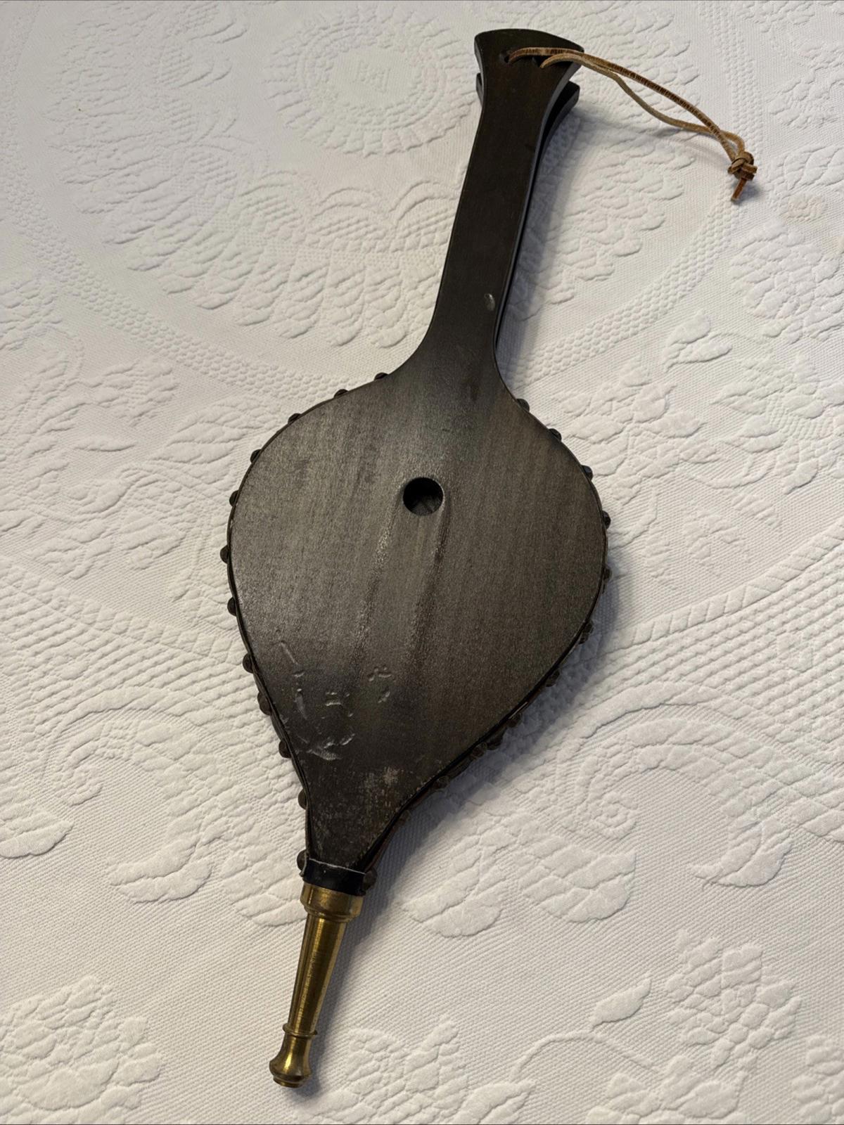 Vintage Fireplace Bellows Wood Brass Soft Leather Coat Of Arms Crest Seymour Mfg